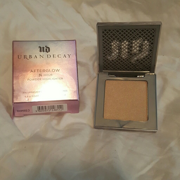 Urban Decay Afterglow 8 Hour Highlighter - Picture 3 of 4
