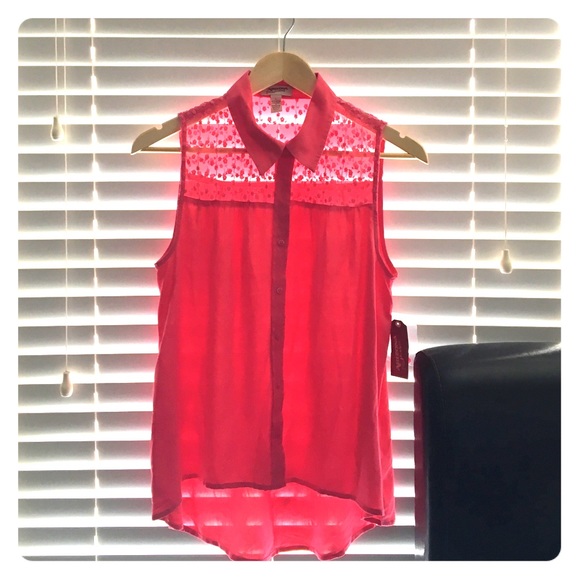 New Pink lace Sleeveless blouse perfect for summer