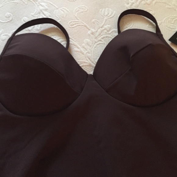 Figure flattering swimsuit - Picture 1 of 4