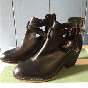 Black ankle booties size 9