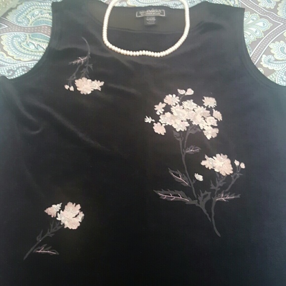 Very elegant short dress - Picture 2 of 4