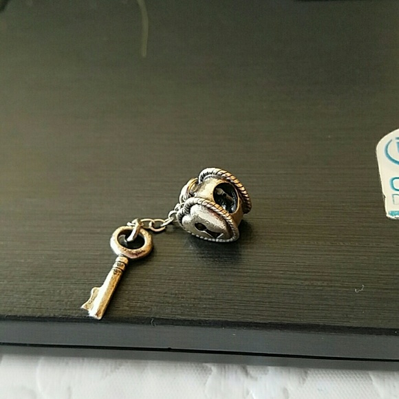 lock&key charm - Picture 4 of 4