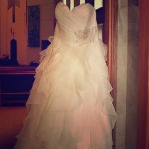 Allure wedding dress. Worn once.