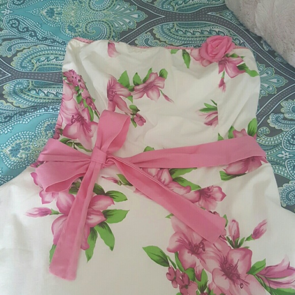 Strapless dress - Picture 2 of 4