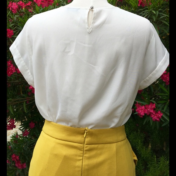 J. Crew Tops - ๐HOST PICK๐J.Crew Short Sleeve White Blouse J. Crew Tops - ๐HOST PICK๐J.Crew Short Sleeve White Blouse