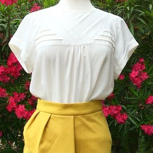 J. Crew Tops - 🎉HOST PICK🎉J.Crew Short Sleeve White Blouse J. Crew Tops - 🎉HOST PICK🎉J.Crew Short Sleeve White Blouse