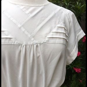 J. Crew Tops - 🎉HOST PICK🎉J.Crew Short Sleeve White Blouse J. Crew Tops - 🎉HOST PICK🎉J.Crew Short Sleeve White Blouse