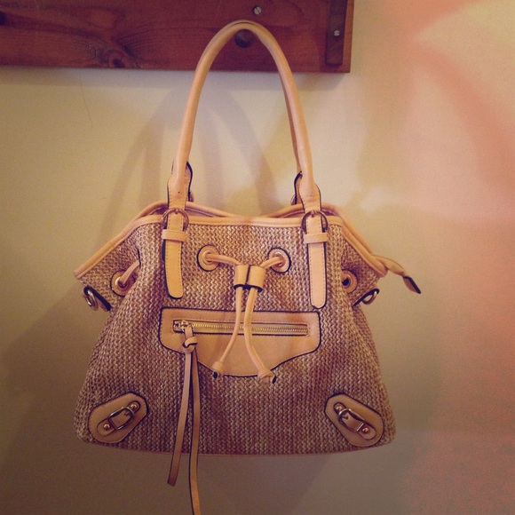 Kelly & Katie Handbags - Kelly & Katie faux straw purse