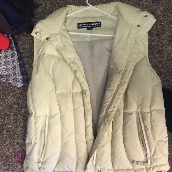 Precision mountain wear vest