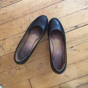 Black Clarks pumps - size 9.5 - lightly worn