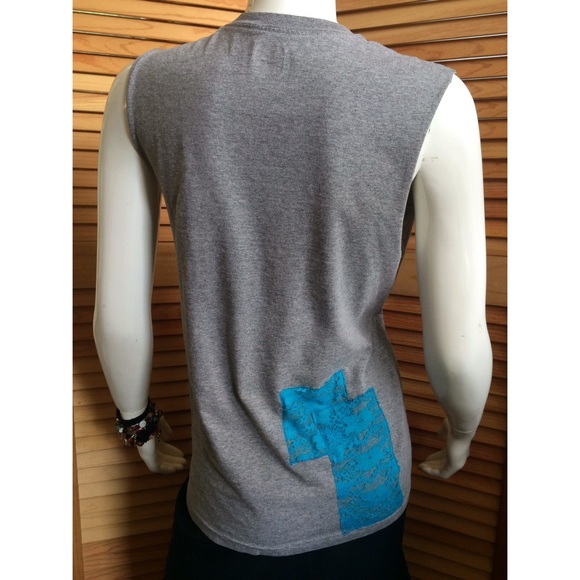 Front Open Lace Tank - Picture 2 of 3