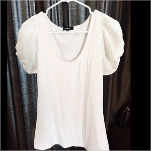 Express Cream Top with a creative shoulder sleeve
