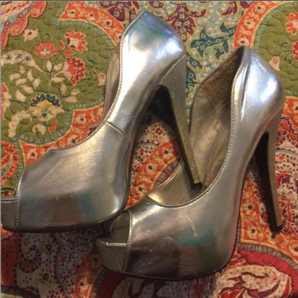 Silver glitter shoes