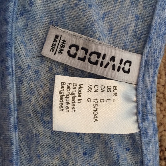 blue H&M basic pocket tee - Picture 3 of 3