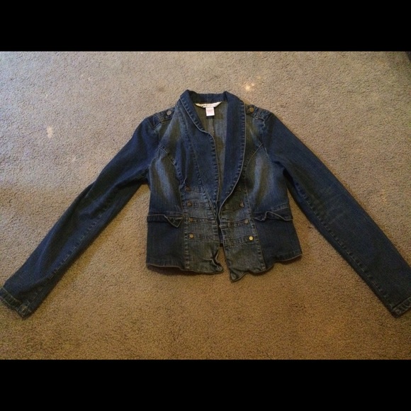 Jean jacket - Picture 2 of 3