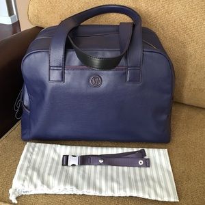 Lululemon urban sanctuary gym bag