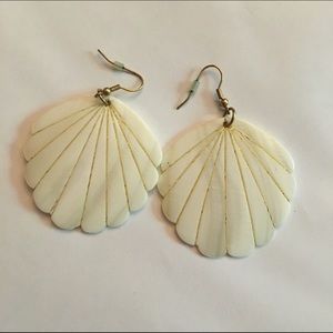 Shell earrings