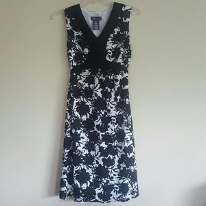 *must go* Black and White Summer Dress
