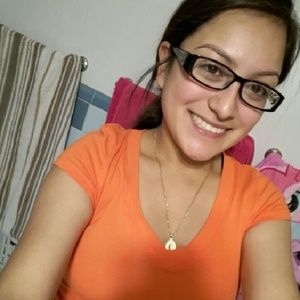 Meet your Posher, Yaneth