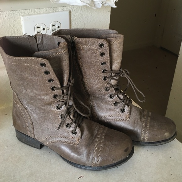 Steve Madden Shoes - Steve Madden Troopa boot size 7.5