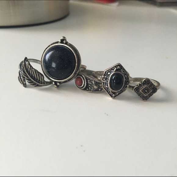 ⛔️ SOLD | Set of 5 Silver Rings
