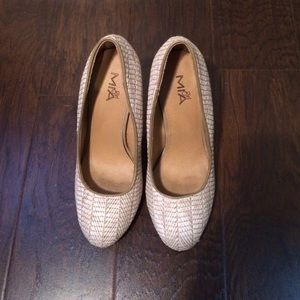 MIA girl heels
