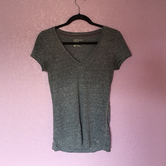 American Eagle V Neck