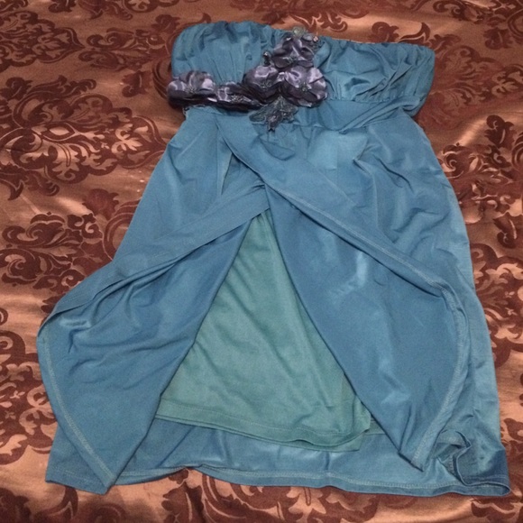 Turquoise dress - Picture 2 of 4