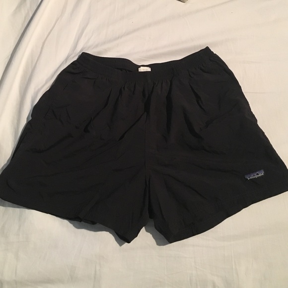 Patagonia black baggies shorts- L