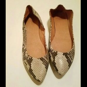 Madewell Reptile print Skimmers