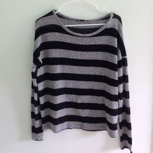 Forever 21 black and white stripped sweater