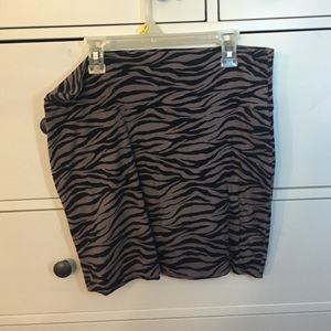 Grey zebra striped pencil skirt