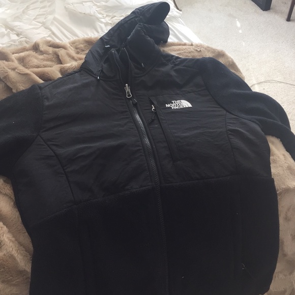 Black north face jacket