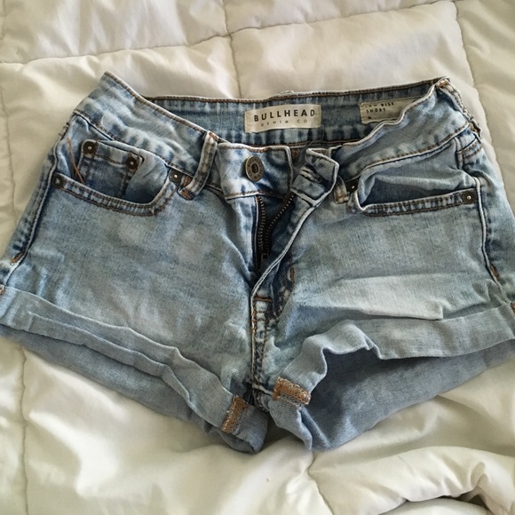 Bullhead Denim Co. Light wash jean shorts