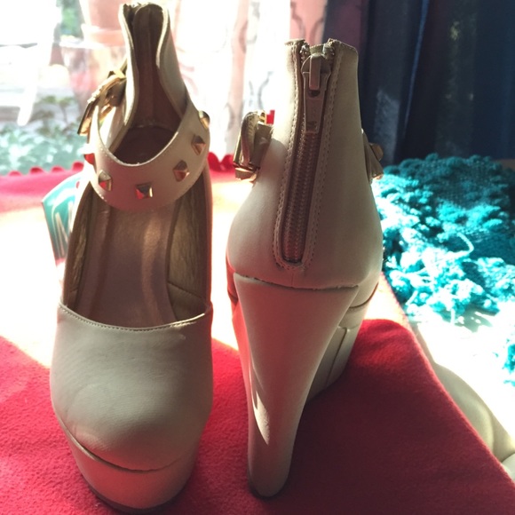 Shoes - Picture 2 of 2