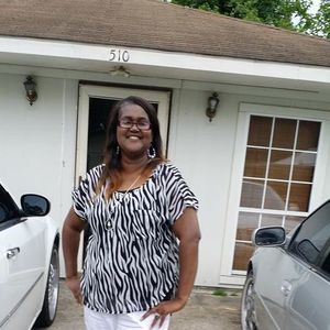 Meet your Posher, Beverly