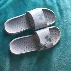 Under armor white and silver slide on sandals