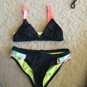 ADORABLE COLOR BIKINI XS!