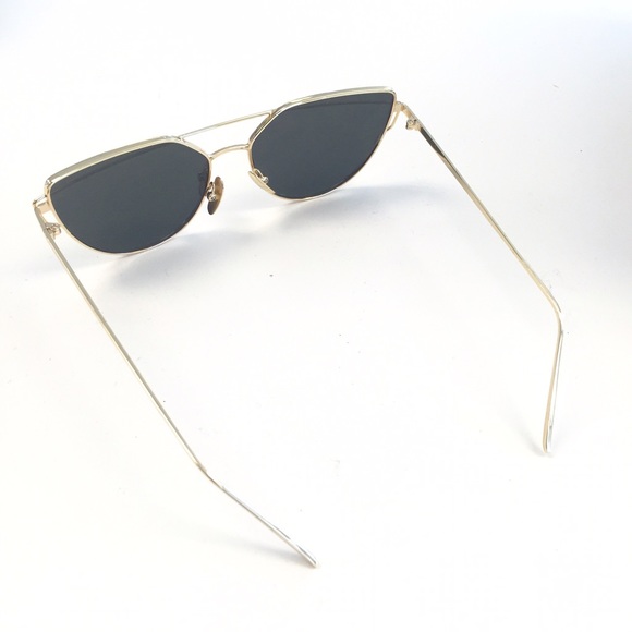 LAST ONE! Rose Gold Mirror Aviator Sunglasses - Picture 3 of 4