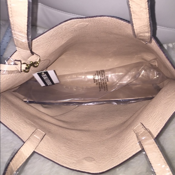 Tote - Picture 3 of 3