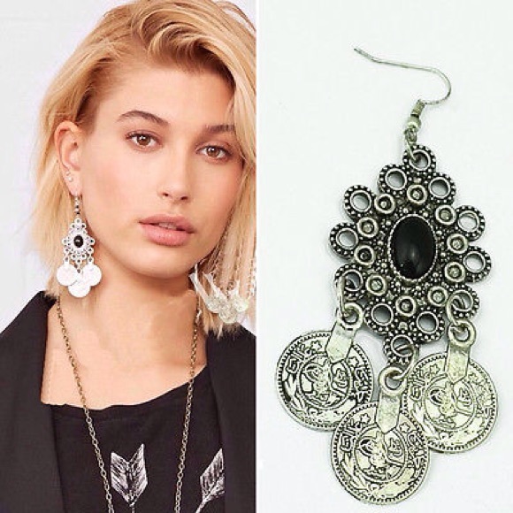 🎉SALE🎉 Coin Accent Earrings - Picture 3 of 3