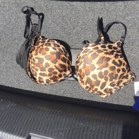 Animal print miraculous plunge bra 36B