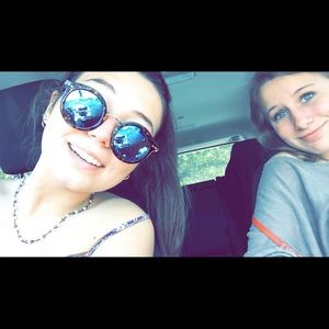 Meet your Posher, Gates