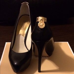 Black Michael Kors Hamilton Pumps