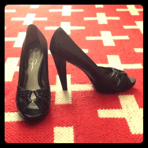 VGUC Jessica Simpson heels