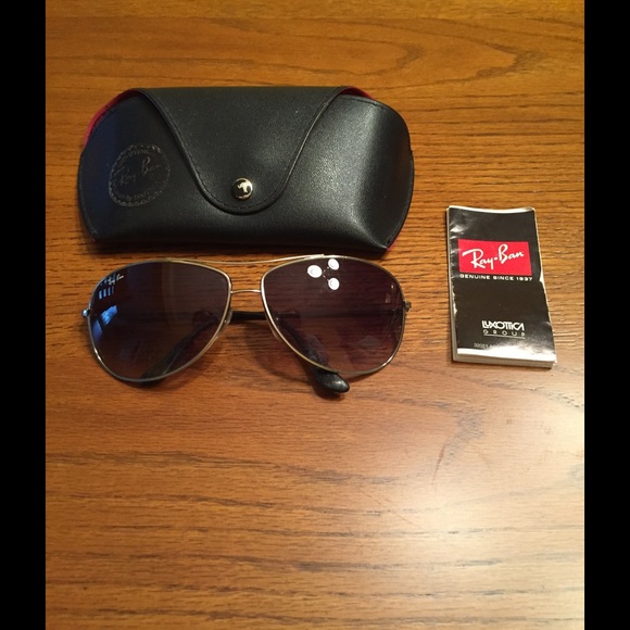 Ray ban aviator sunglasses. 100% authentic