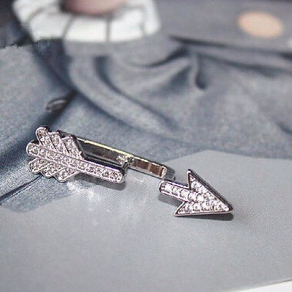 Arrow Earring - Picture 2 of 4