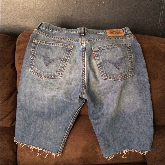Levi jean shorts - Picture 2 of 3
