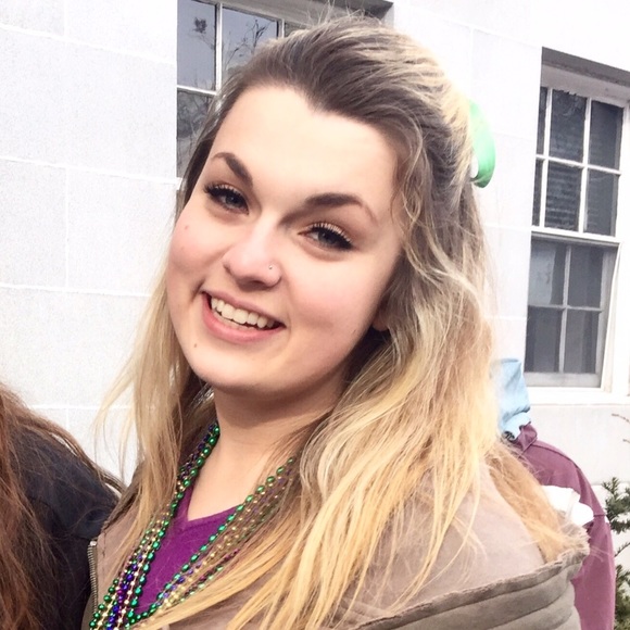 Meet your Posher, Meghan - Picture 2 of 2