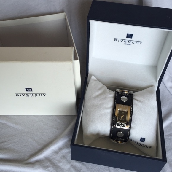 Givenchy ATTITUDE line black leather band watch